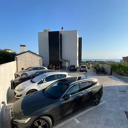 Donatella Apartamento Podstrana