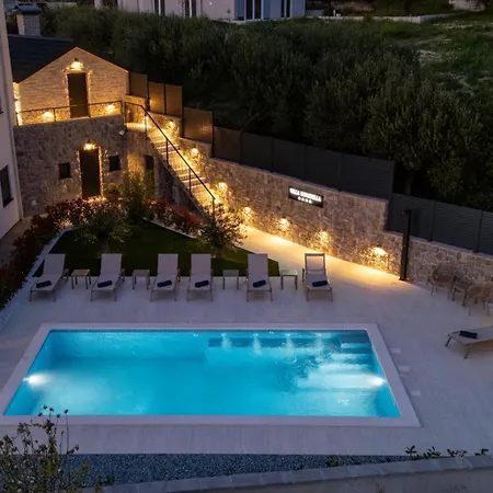 Donatella * ポドストラナ