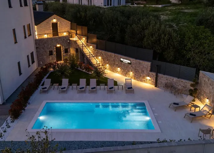 Donatella * Podstrana