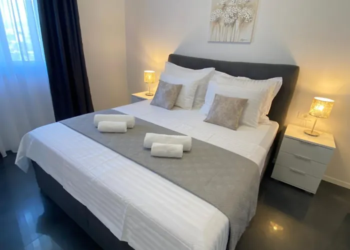 Donatella Lejlighed *